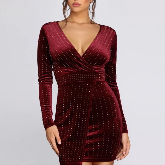 WINDSOR *NWT* Alexa Velvet Wrap Dress Burgundy Sparkly Longsleeve Mini Dress XS - Picture 1 of 8
